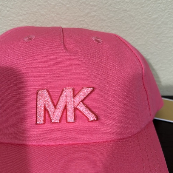 New Michael Kors Signature MK Canvas Baseball Cap - Picture 2 of 5